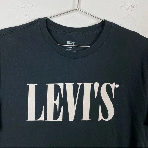 Men's Levi's Faded Black Super Soft Simple Relaxed Graphic Tee - Picture 2 of 5